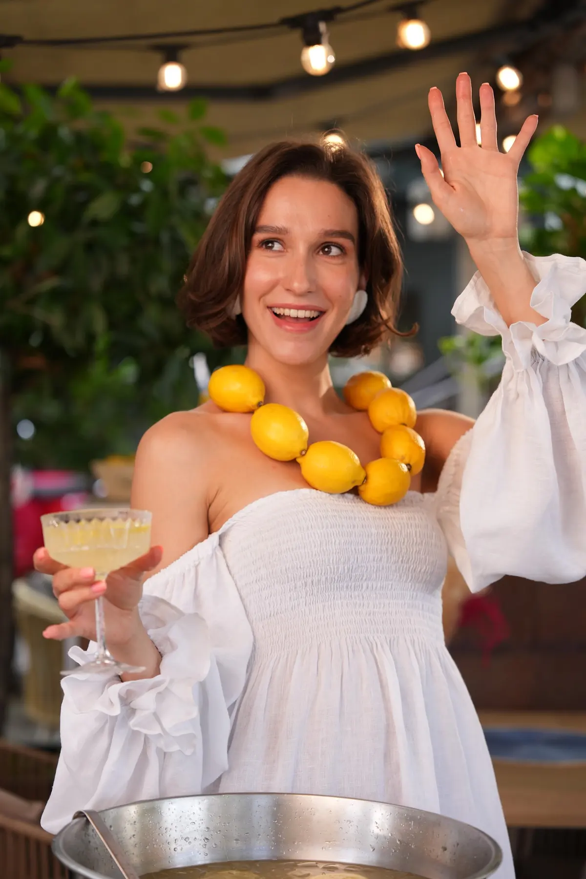 Gast mit Aperitivo auf der Terrasse